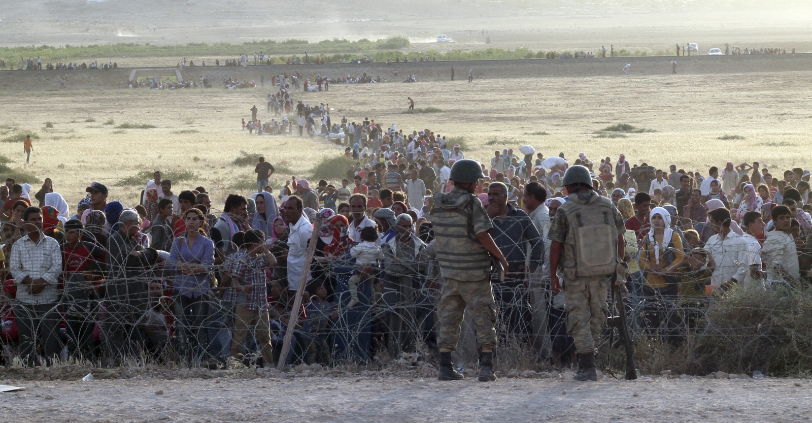 The Times: Türk sınır muhafızları sınırı geçmeye çalışan göçmenleri vuruyor
