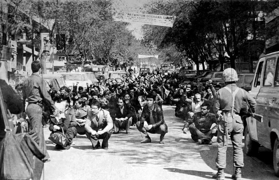 25 Nisan 1979 - Sıkıyönetim genişletildi
