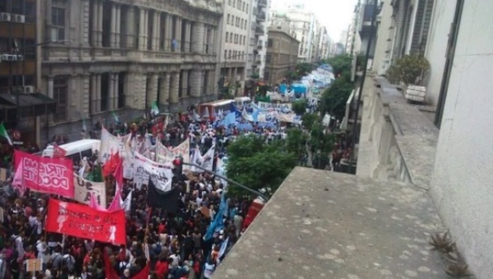 Arjantin’de Macri hükümetine karşı ilk eğitim grevi