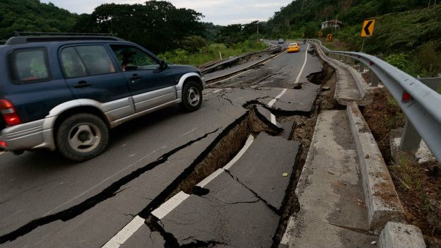 Ekvador depreminde ölü sayısı 413'e yükseldi
