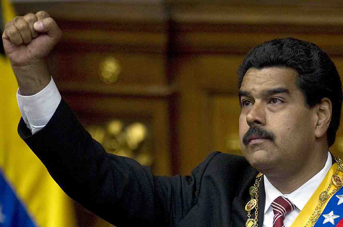 Maduro: Venezuela'yı, Bolivarcı devrimi, Chavez'i çılgınca seviyorum