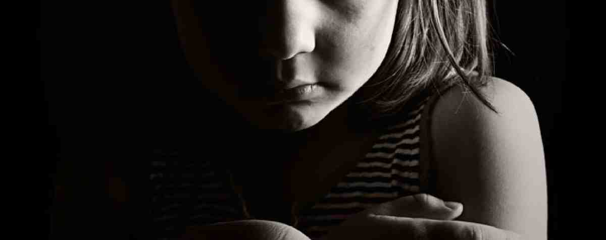 3.5 yaşındaki öz kızına 2.5 yıl boyunca cinsel istismarda bulunmuş