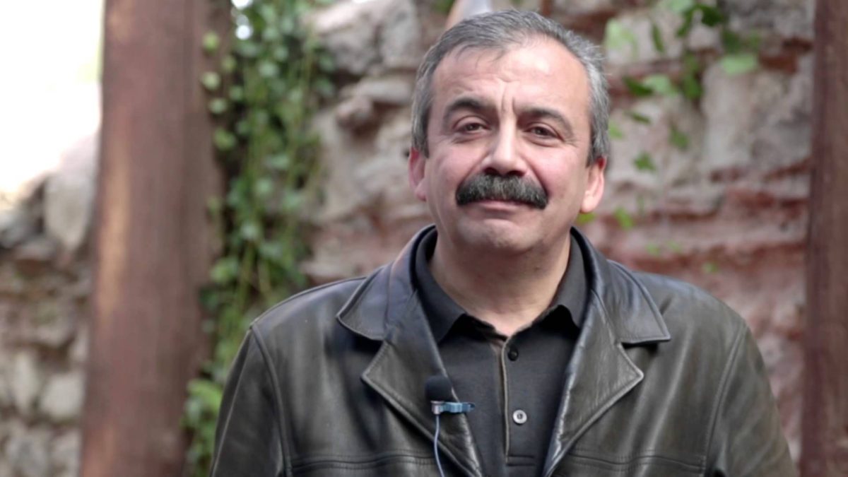 Sırrı Süreyya Önder Ahmet Davutoğlu'nu andı