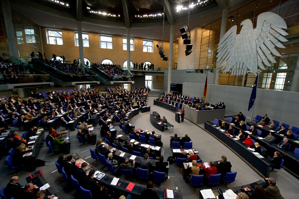 Almanya Dışişleri Bakanlığı Türk asıllı vekillerini uyardı
