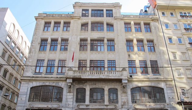 Gericilik adım adım: Beyoğlu Anadolu Lisesi karma eğitime son veriyor!
