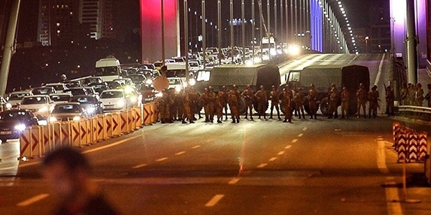 Köprüdeki askerler o geceyi anlattı
