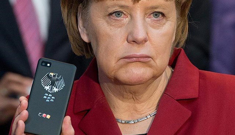 Merkel oy kaybetti, göçmen karşıtı AfD güçlendi