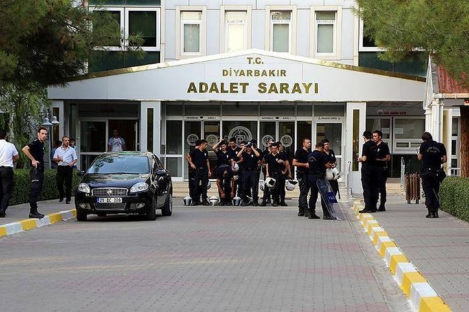 HDP'li vekillere zorla getirme kararı!
