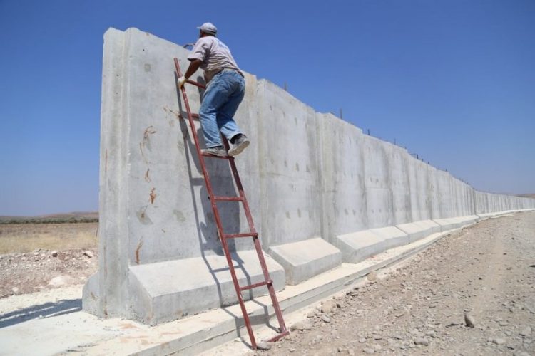 Sınıra duvar inşası tam gaz