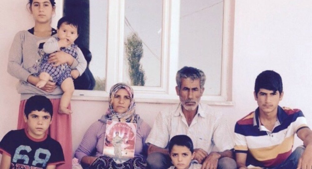 Yakıldığı iddia edilen askerlerden Sefter Taş'ın babası konuştu