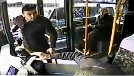 VİDEO | Burak Yılmaz, otobüs şöförüyle kavgaya kalkıştı