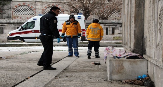 İstanbul'da evsiz bir kişi donarak hayatını kaybetti!