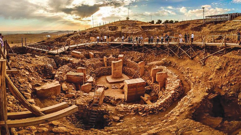 TRT 10 bin yıllık Göbeklitepe'yi hedef gösterdi: Putların merkezi!