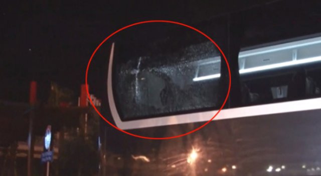 Beşiktaş takım otobüsüne taşlı saldırı!