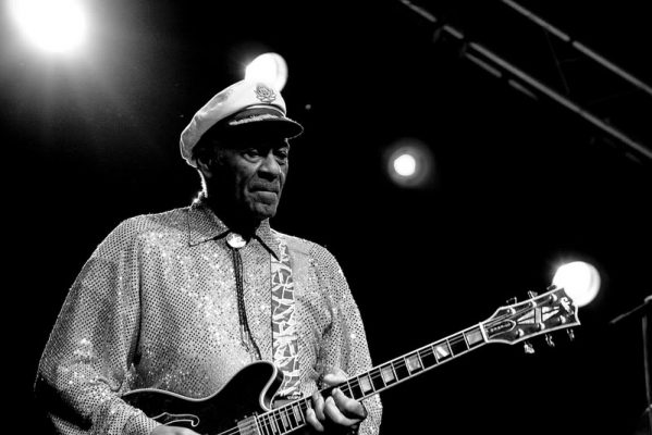 Rock'n Roll'un efsane ismi Chuck Berry hayatını kaybetti