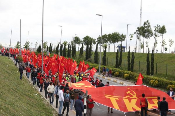 İstanbul'da 1 Mayıs afişi asan TKH'liler gözaltına alındı