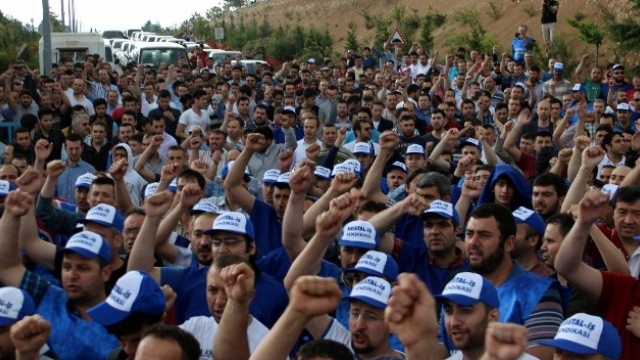 Cam işçilerinden yedi fabrikada grev kararı