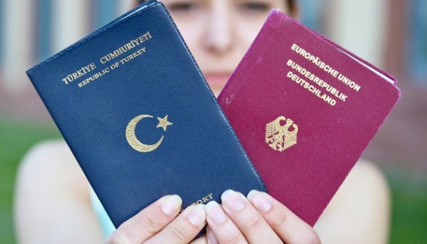 Almanya'dan çifte vatandaş konumundaki Türklere uyarı: Konsolosluk desteği vermeyiz