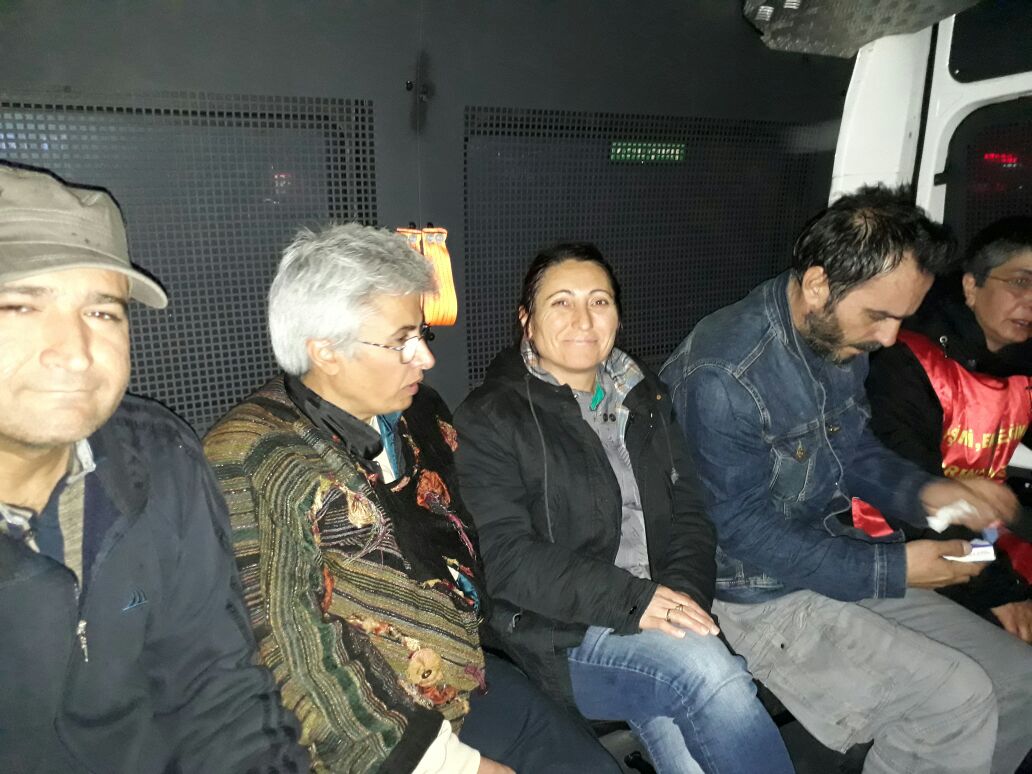 VİDEO | Açlık grevinde 72. gün: Polis Semih Özakça'nın annesi ve Veli Saçılık'la birlikte 9 kişiyi gözaltına aldı