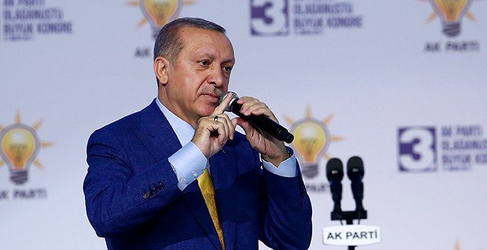 Erdoğan'ın başdanışmanı istifa etti