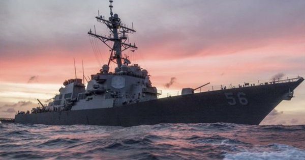 ABD savaş gemisi petrol tankeri ile çarpıştı: Çok sayıda denizci kayıp