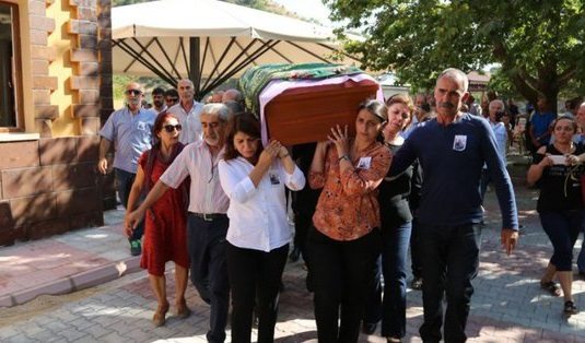 Aysel Tuğluk'un annesinin cenazesi Dersim'de toprağa verildi