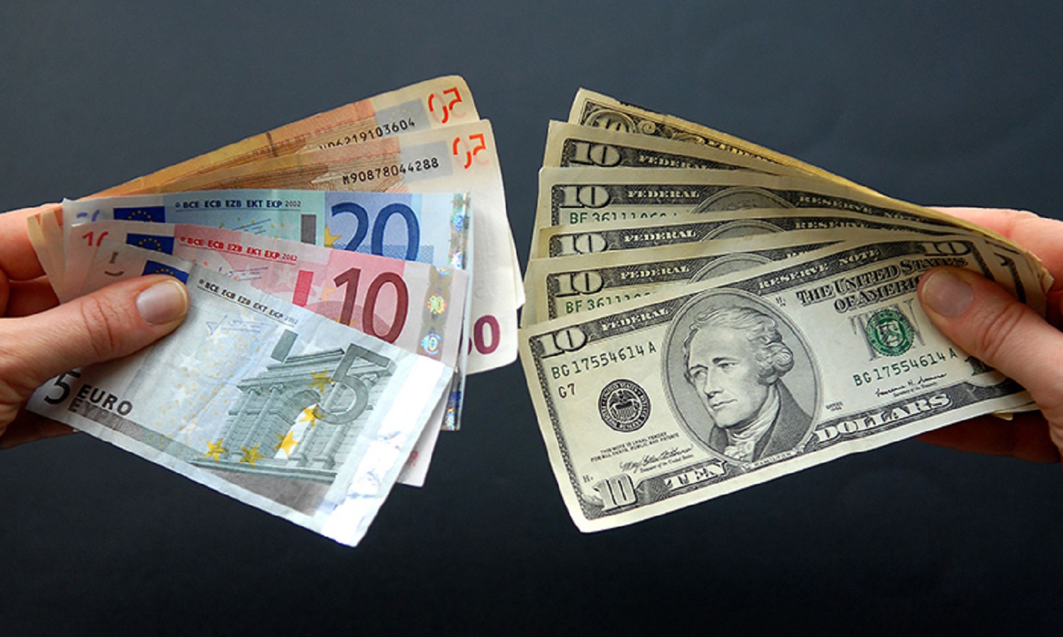 Dolar, euro ve sterlin tarihinin en yüksek düzeyinde