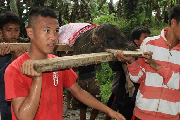 Filipinler'deki tropikal tayfunda ölü sayısı 120'yi geçti