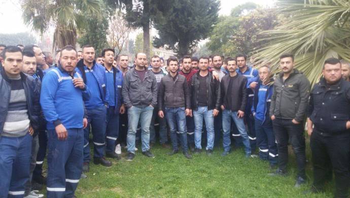 Mersin Limanı'nda patron, işten attığı işçilerle dayanışan 130 işçiyi de kapı önüne koydu!