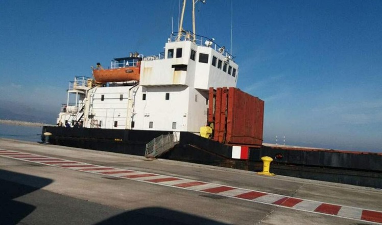 Reuters: Türkiye'de patlayıcı malzeme yüklenen gemi Yunanistan tarafından durduruldu