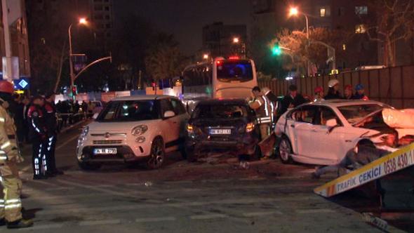 Kadıköy’de otobüs karşı şeride geçti: 6 yaralı