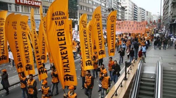 Halkevleri yöneticisi 'Erdoğan'a hakaret'ten gözaltına alındı
