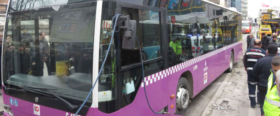 İstanbul'da otobüs yine kaza yaptı