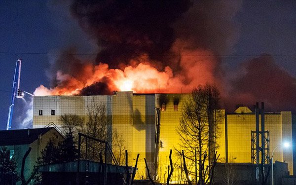 Rusya'da yangın faciası: Ölü sayısı 100'ü bulabilir