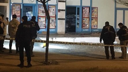 Arnavutköy'de bir markete el yapımı patlayıcı atıldı