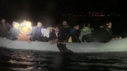 İzmir'de Sahil Güvenlik botu mülteci botuyla çarpıştı