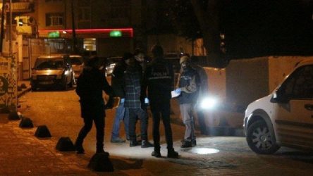 Beyoğlu'nda iki grup arasında silahlı çatışma: 3 yaralı