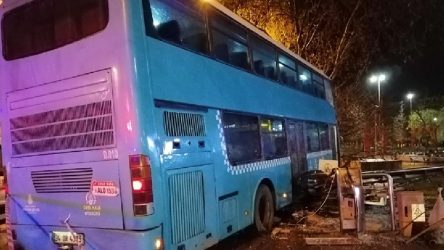 İstanbul Kartal'da halk otobüsü durağa daldı: Çok sayıda yaralı