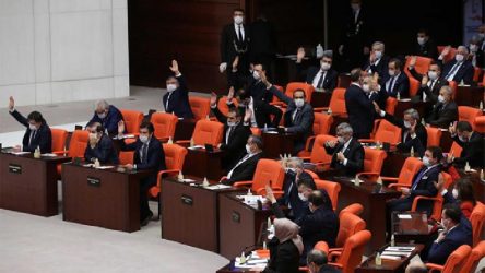 AKP'de Covid-19 korkusu: 'Milletvekillerimiz bir an önce tatil istiyor'
