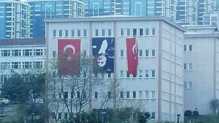Trabzon Üniversitesi: Atatürk portresini ters asan personel hakkında gerekli işlem başlatılmıştır