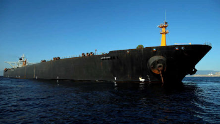 İran'ın Venezuela'ya gönderdiği ilk petrol tankeri, herhangi bir ABD müdahalesi olmadan ulaştı