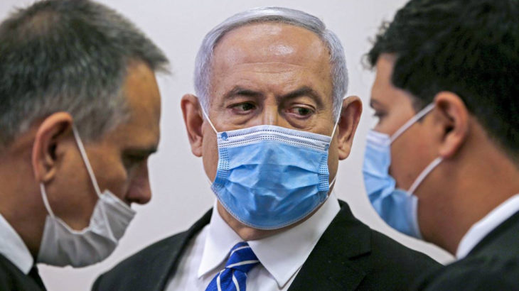 İsrail tarihinde ilk: Başbakan Netanyahu yolsuzluk suçlamasıyla hakim karşısında