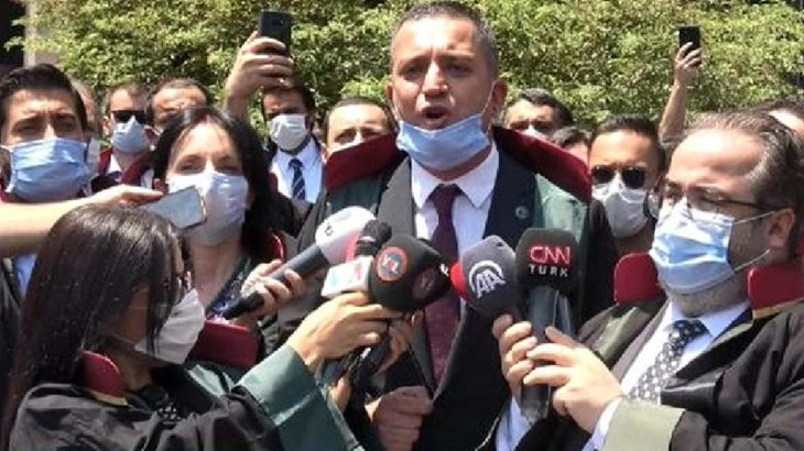 Ankara Barosu Başkanı: Cübbemize düğme dikmeyeceğiz