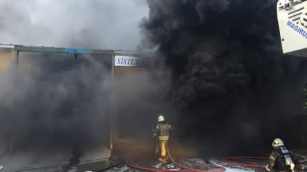 Başakşehir'de fabrikada yangın