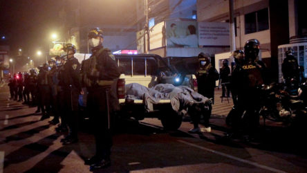Polis gece kulübüne koronavirüs baskını yaptı: Yaşanan izdihamda 13 kişi öldü