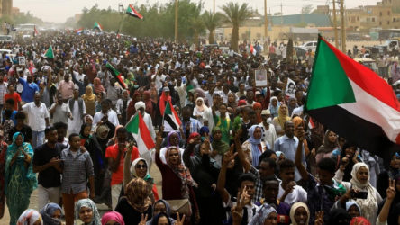 Sudan'da 30 yıllık islami yönetim sona erdi: Din ve devlet işleri ayrıldı