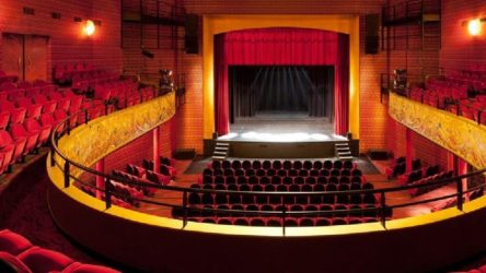 Bakanlık, tiyatro, opera ve bale gösterileri için getirilen yasağı iptal etti
