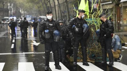 Fransa'da kiliseye silahlı saldırı: Papaz vuruldu