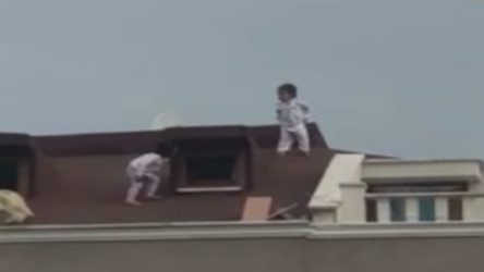 VİDEO | Sultanbeyli'de çatıda oynayan çocukların annesi: Kuran okuyordum haberim olmadı