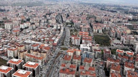 İzmir’de fay hattının üzerinde kalan alanlara yapılaşma yasağı getirildi